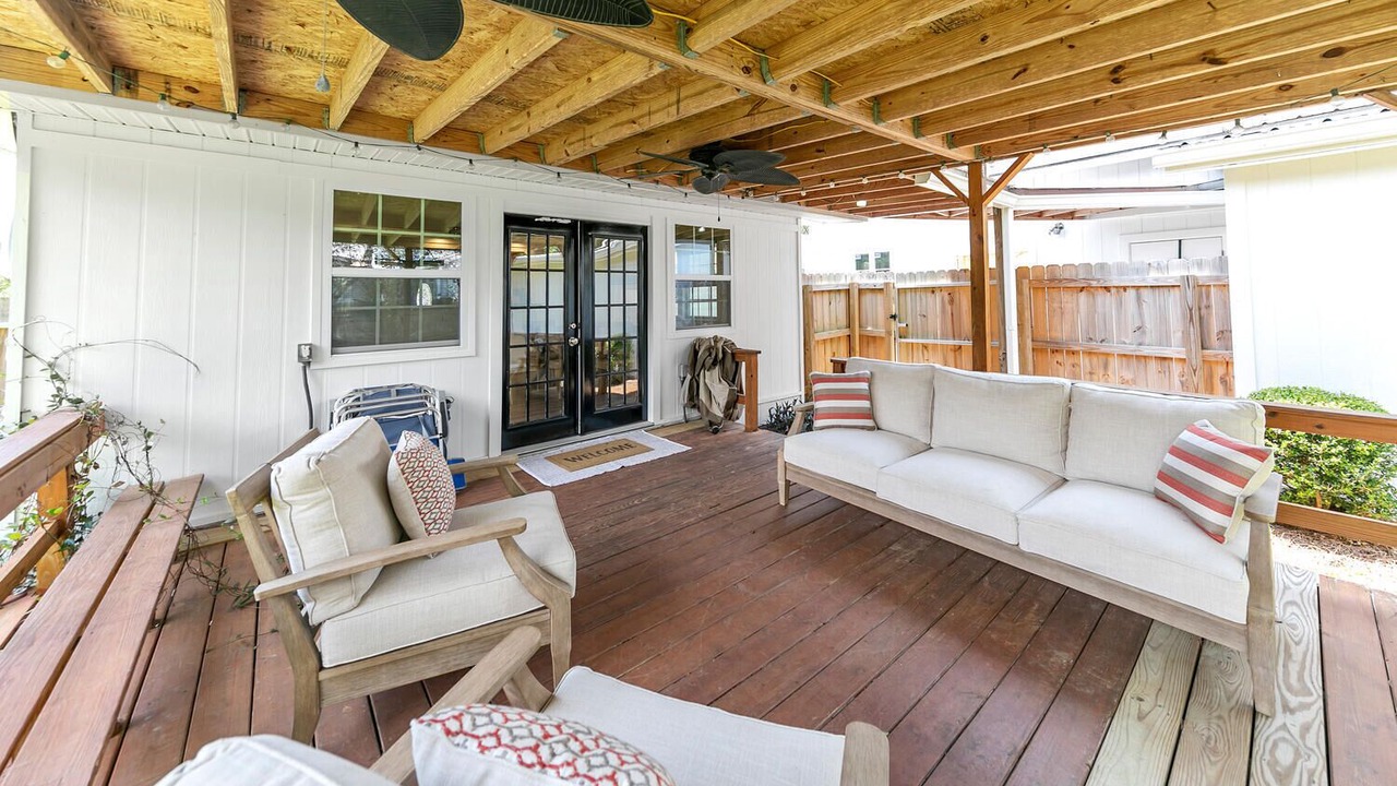 Photo of Patio Balcony in Gulfview Heights