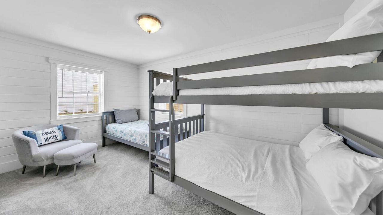 Photo of Bedroom in Gulfview Heights