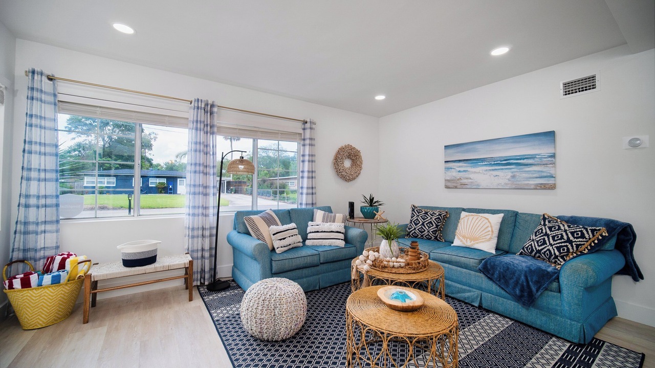 Photo of Livingroom in Jacksonville Beach