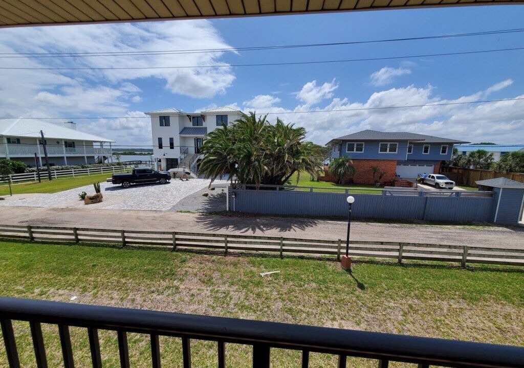 Photo of Patio Balcony in Crescent Beach