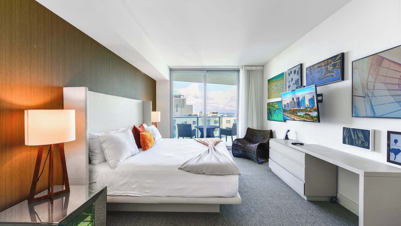 Photo of Bedroom in Hollywood South Central Beach