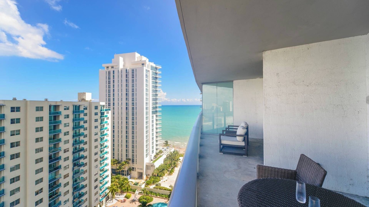Photo of Outdoor in Hollywood South Central Beach