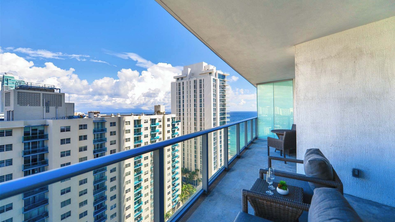 Photo of Outdoor in Hollywood South Central Beach