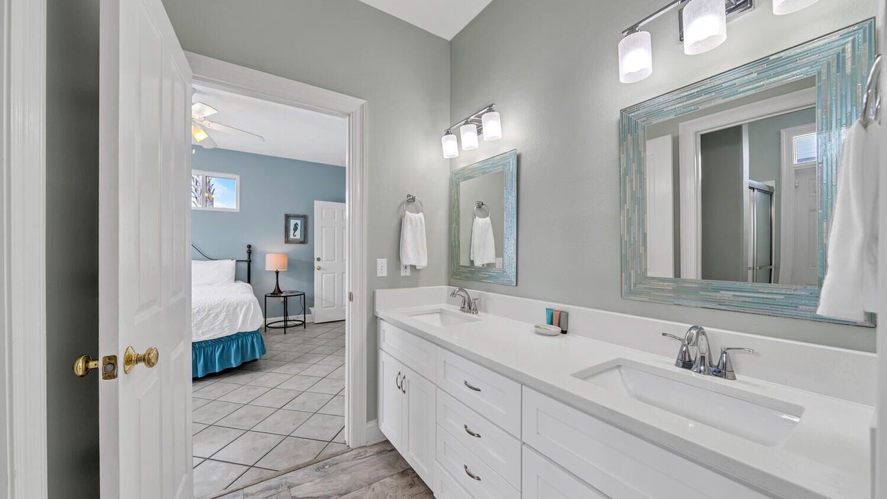 Photo of Bathroom in Clipper Cove