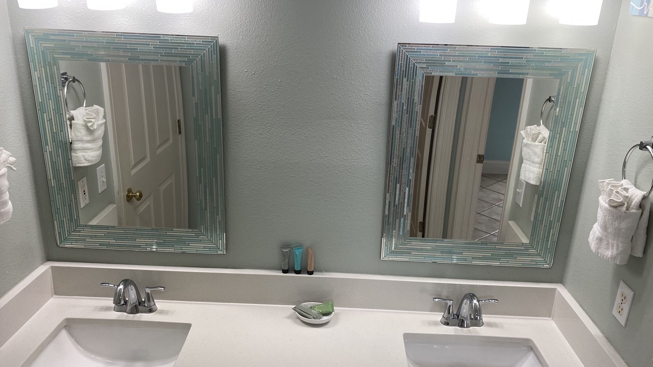 Photo of Bathroom in Clipper Cove