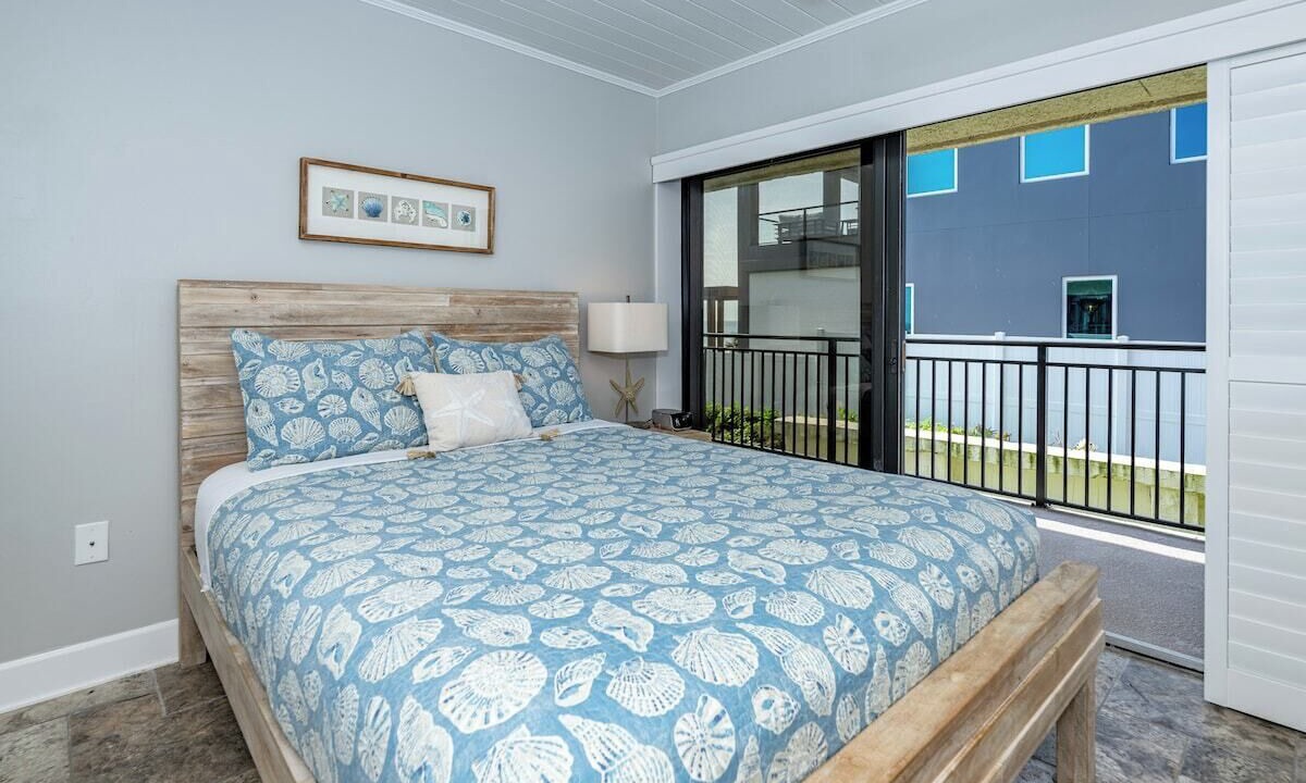 Photo of Bedroom in Crescent Beach