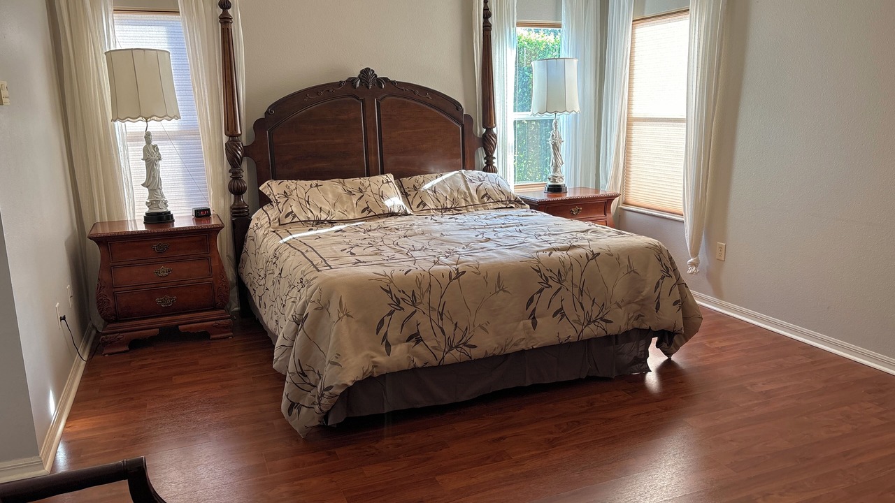 Photo of Bedroom in Glenbrook