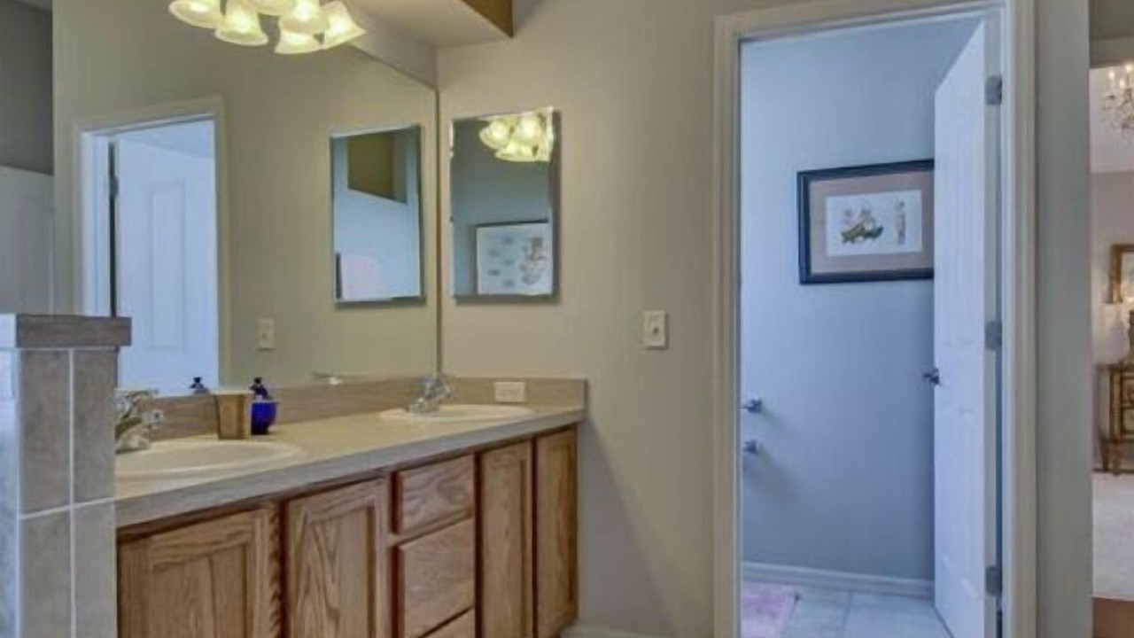 Photo of Bathroom in Glenbrook