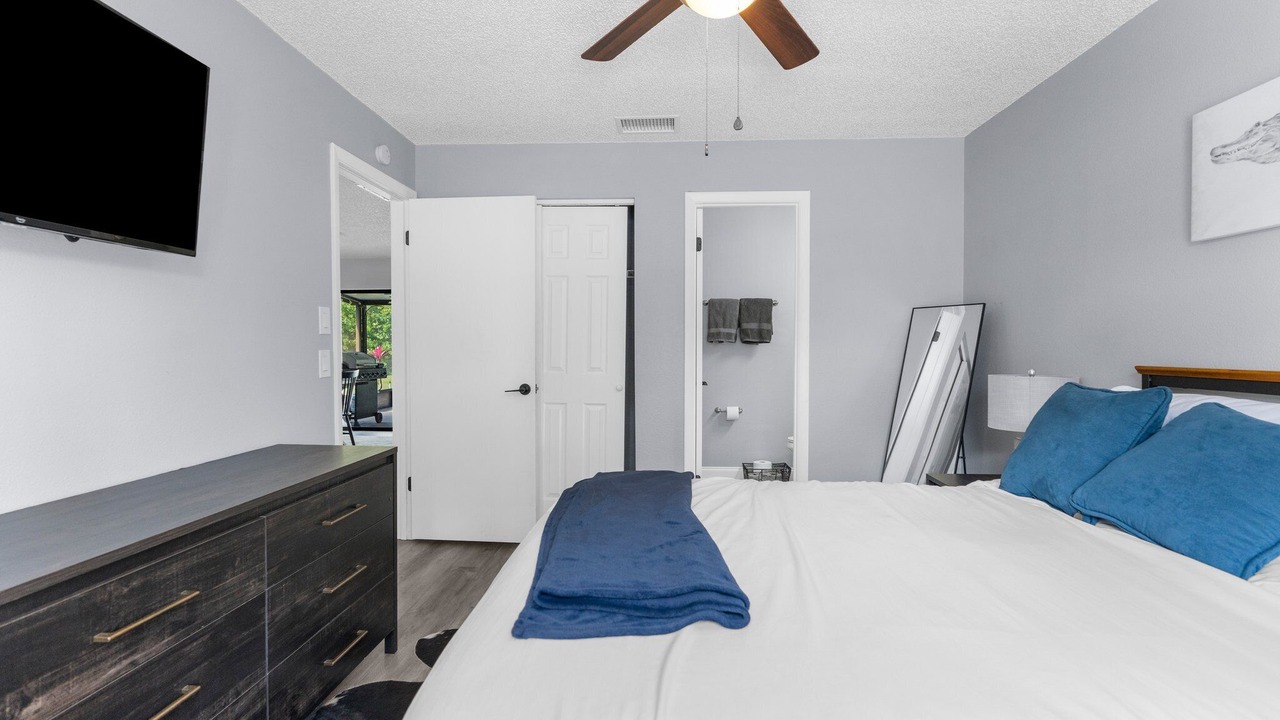 Photo of Bedroom in Forest Oaks