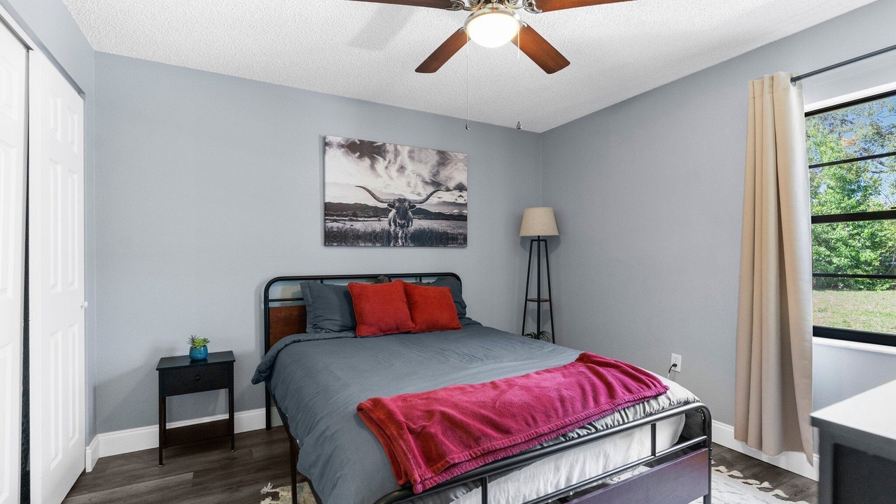 Photo of Bedroom in Forest Oaks