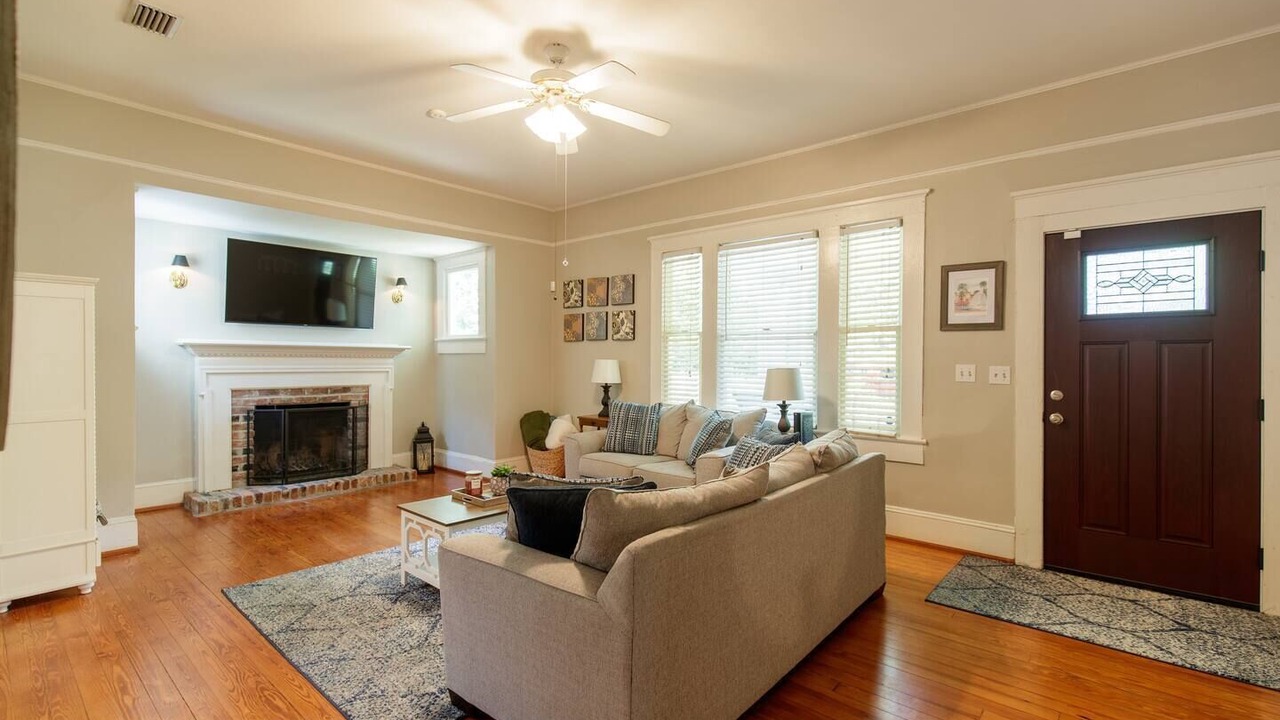 Photo of Livingroom in Valdosta