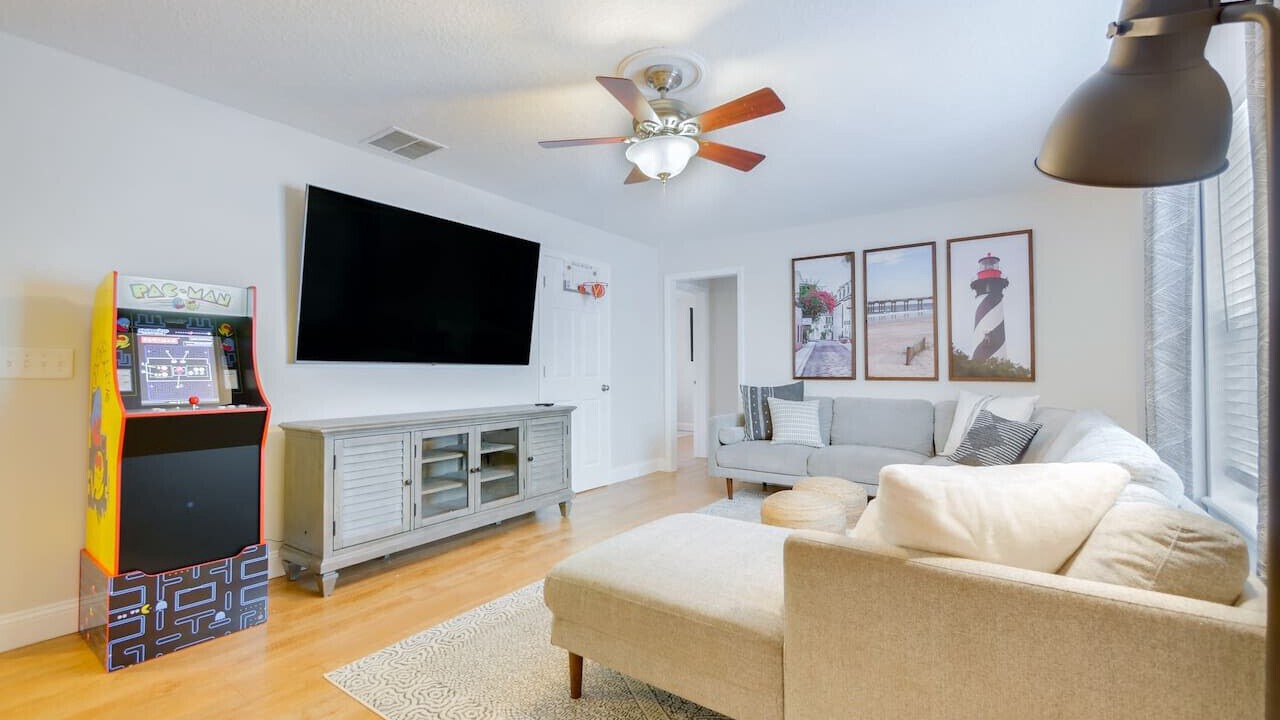 Photo of Livingroom in Butler Beach