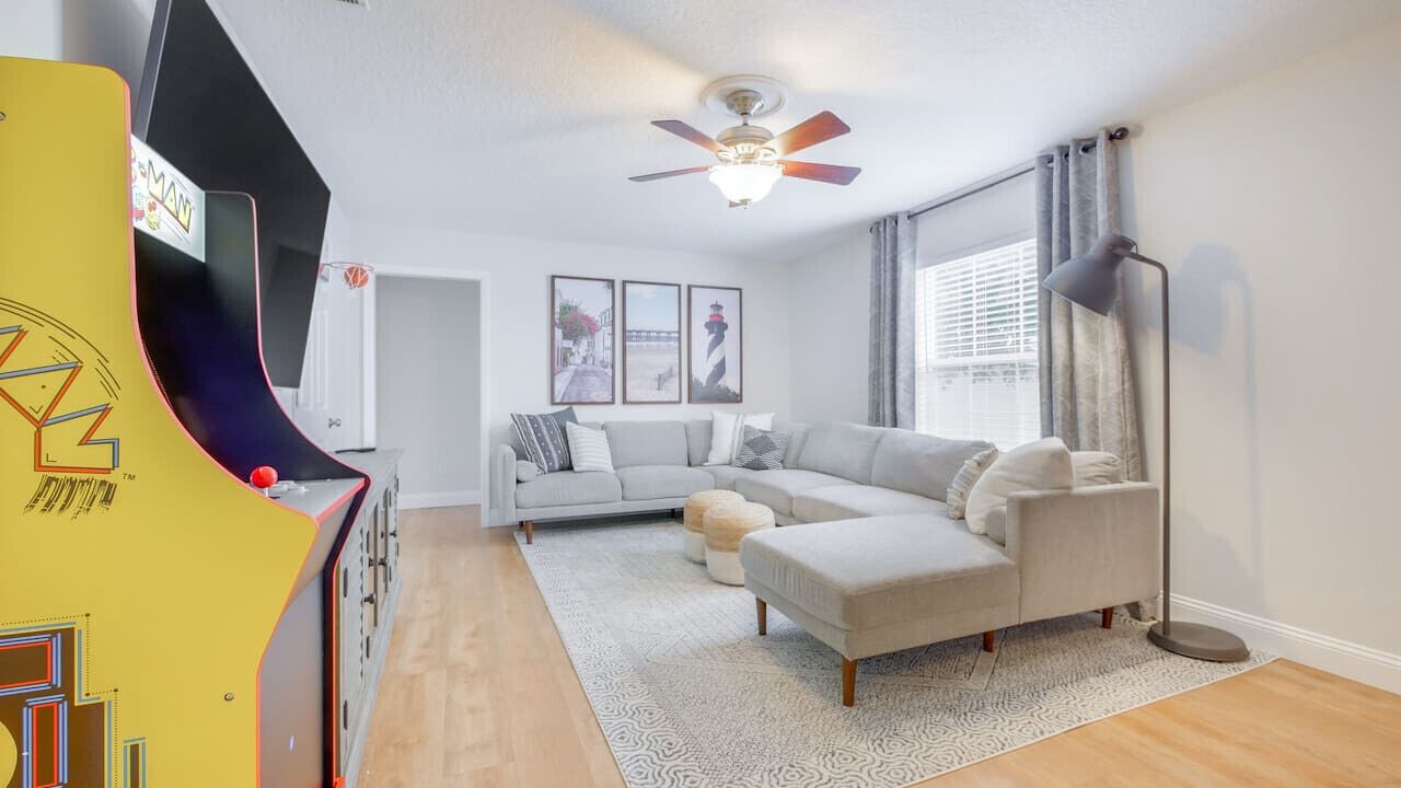 Photo of Livingroom in Butler Beach