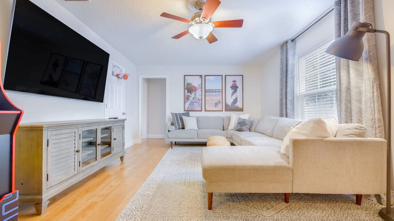 Photo of Livingroom in Butler Beach