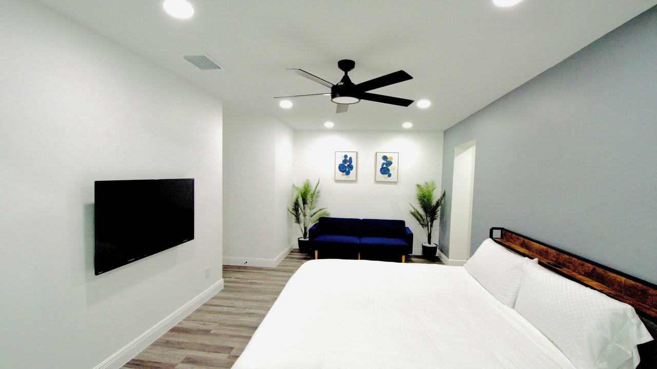 Photo of Bedroom in Bearss Plaza