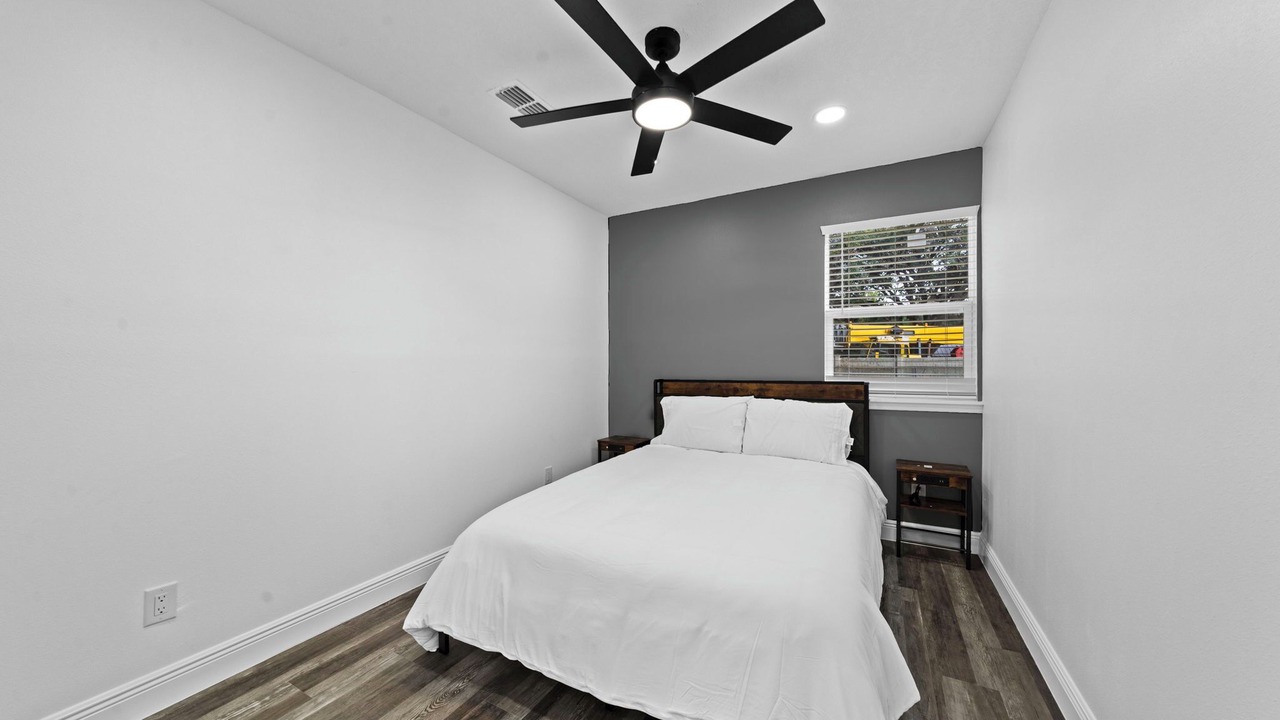 Photo of Bedroom in Bearss Plaza