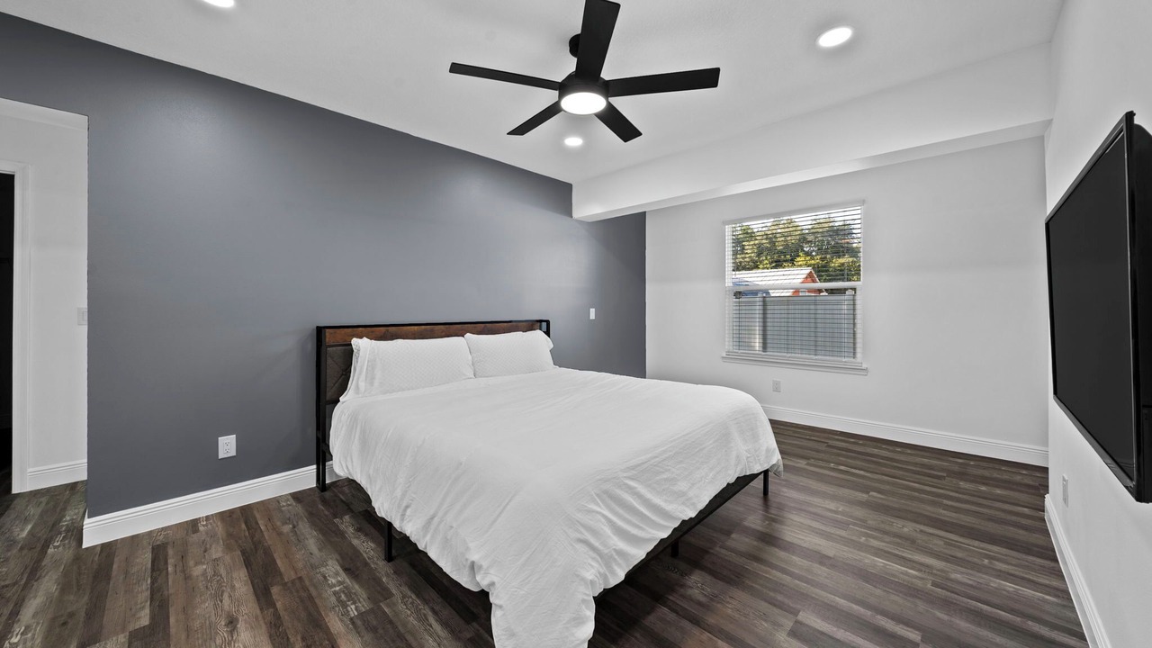 Photo of Bedroom in Bearss Plaza