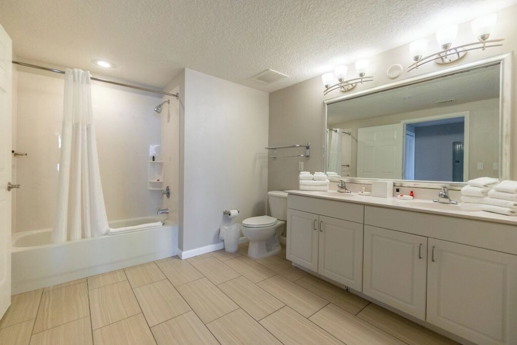 Photo of Bathroom in Smith's Memento