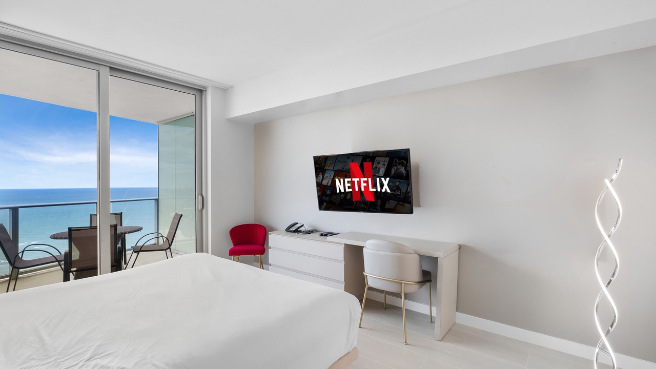 Photo of Bedroom in Hollywood South Central Beach