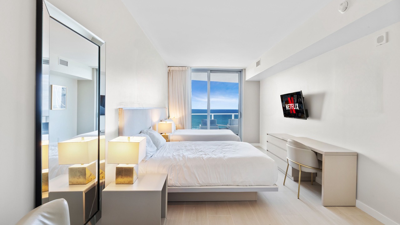 Photo of Bedroom in Hollywood South Central Beach
