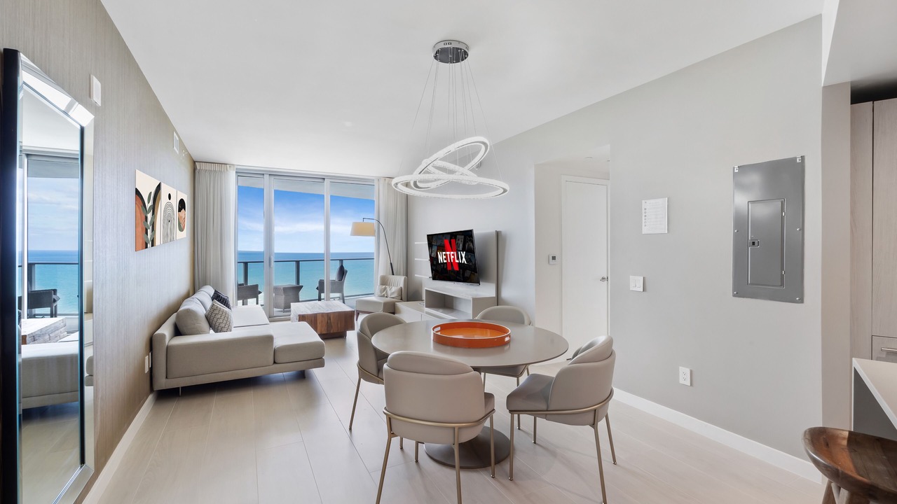 Photo of Livingroom in Hollywood South Central Beach