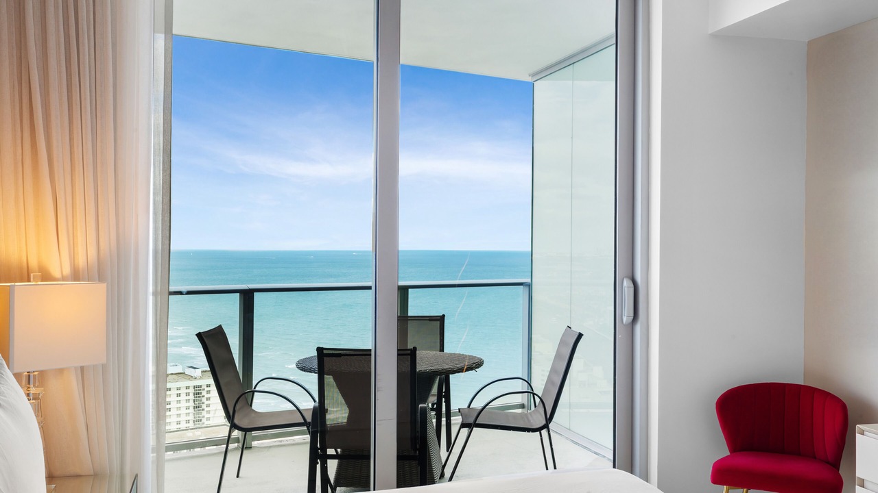 Photo of Bedroom in Hollywood South Central Beach