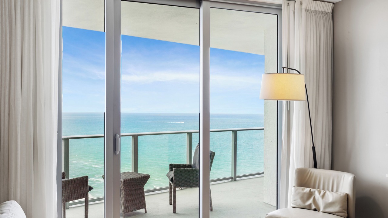 Photo of Livingroom in Hollywood South Central Beach