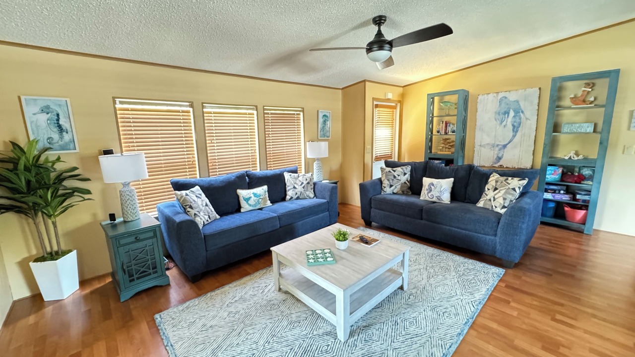 Photo of Livingroom in Weeki Wachee Gardens