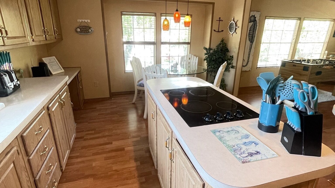 Photo of Kitchen in Weeki Wachee Gardens