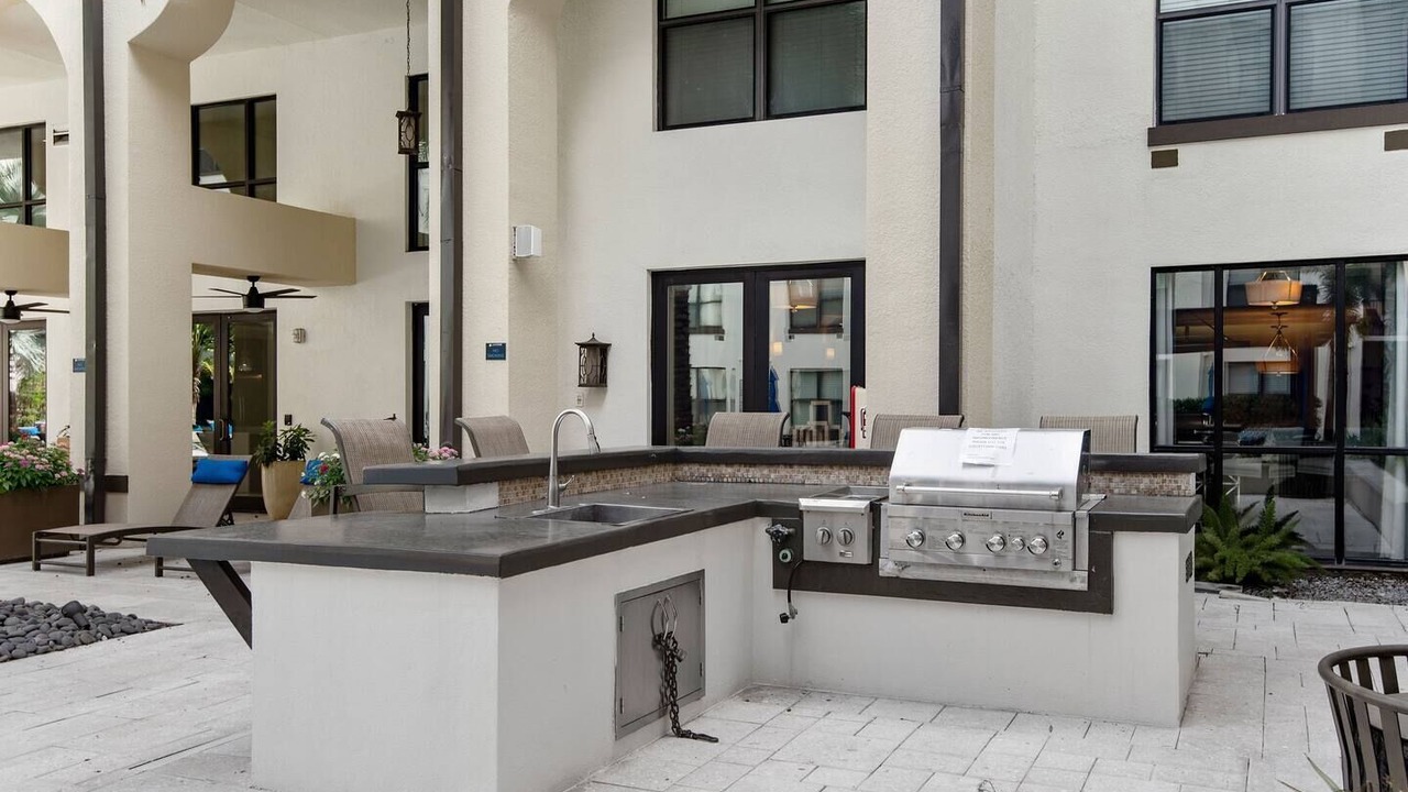 Photo of Outdoor in Carver City - Lincoln Gardens