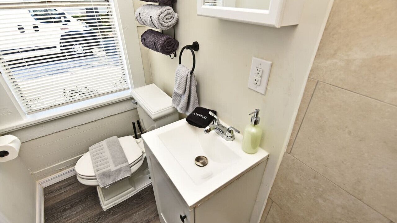 Photo of Bathroom in Winter Garden