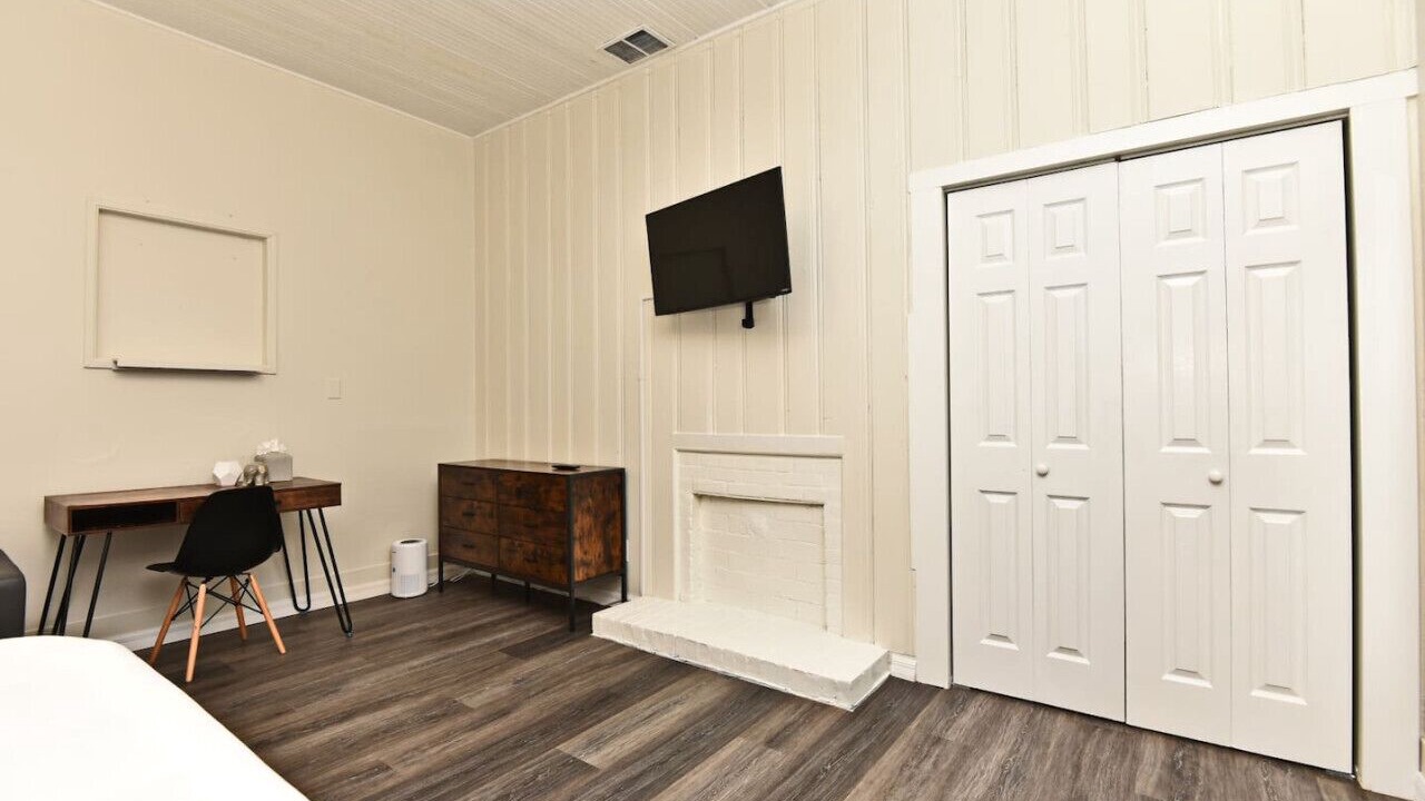 Photo of Bedroom in Winter Garden