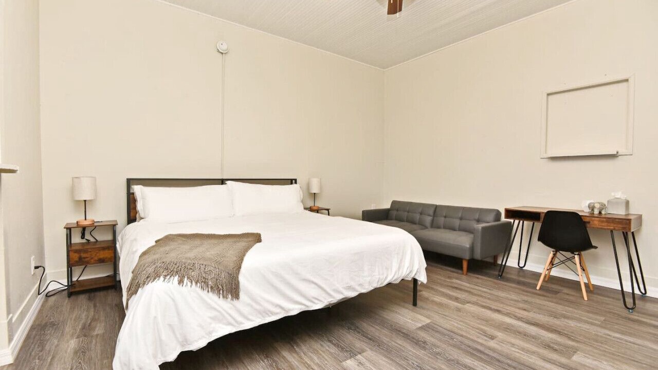 Photo of Bedroom in Winter Garden