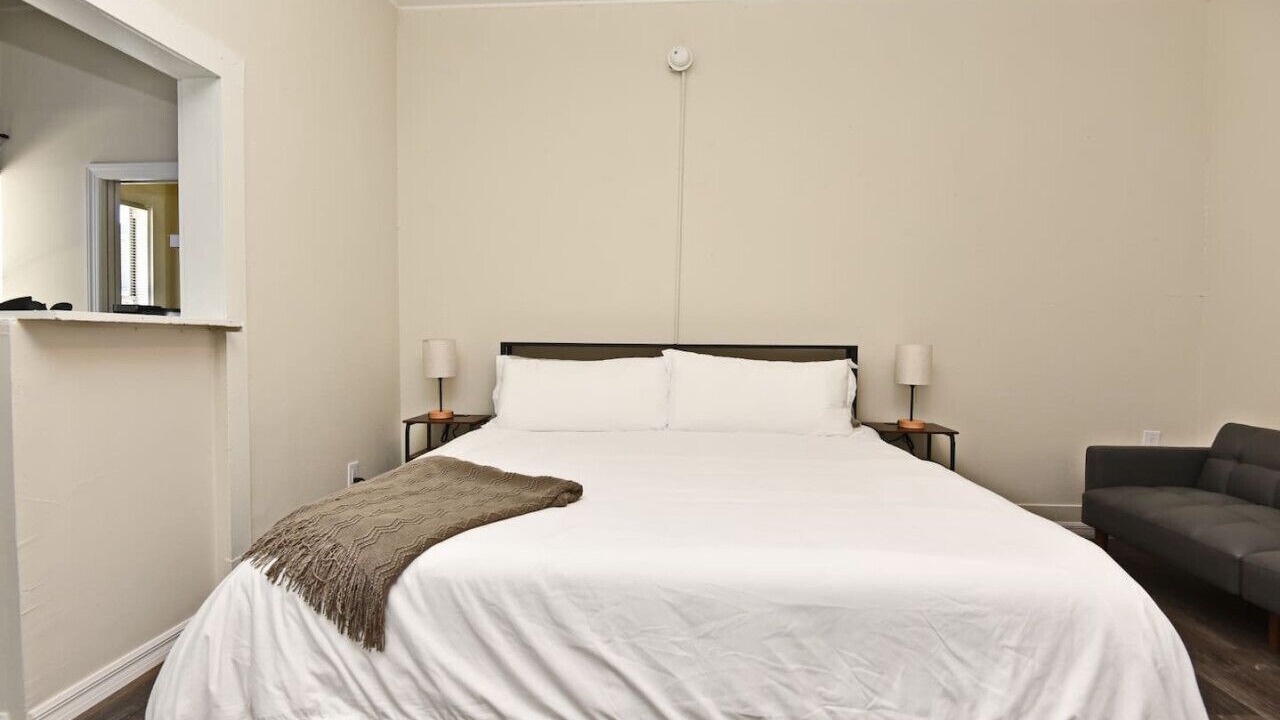 Photo of Bedroom in Winter Garden