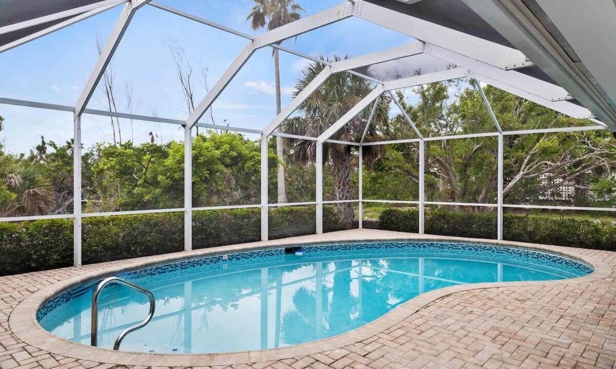 Photo of Outdoor in Bright Water