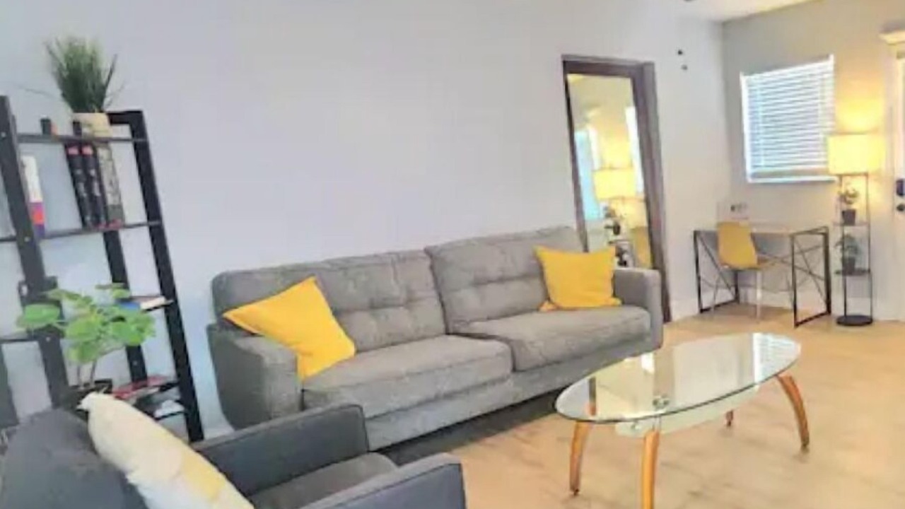 Photo of Livingroom in Carver City - Lincoln Gardens