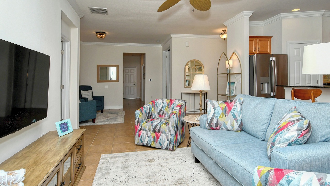 Photo of Livingroom in Venetian Falls