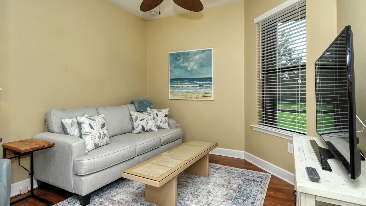 Photo of Livingroom in Venetian Falls