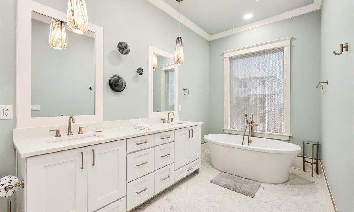 Photo of Bathroom in Inlet Beach