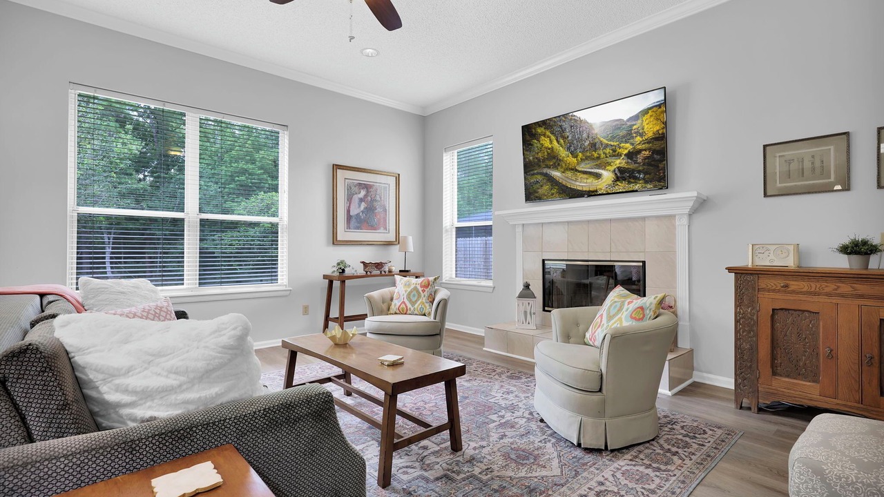 Photo of Livingroom in Mandarin