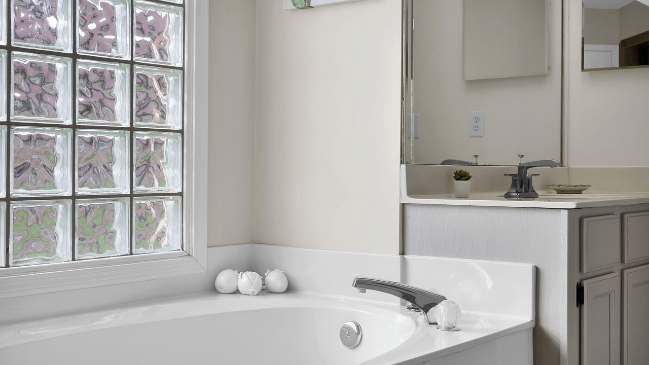 Photo of Bathroom in Mandarin