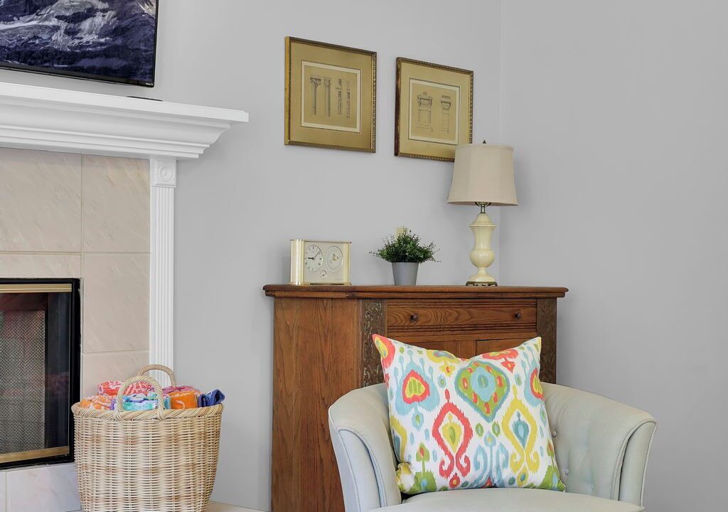 Photo of Livingroom in Mandarin