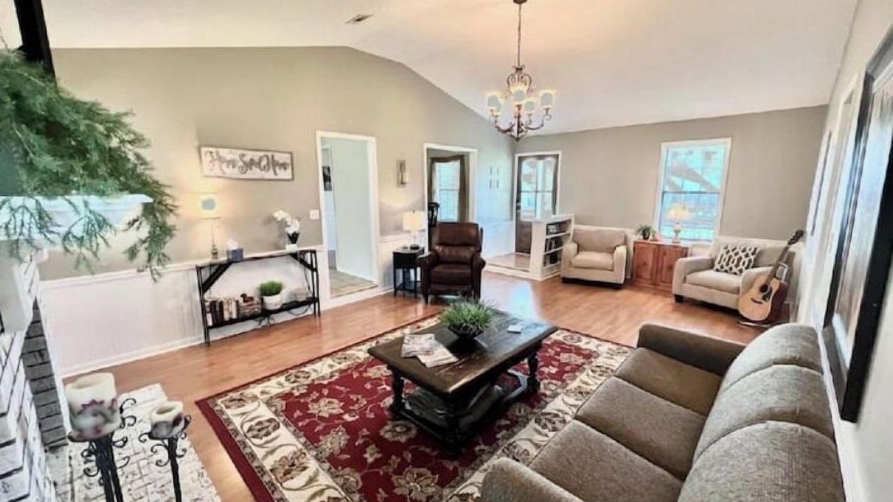 Photo of Livingroom in Valdosta