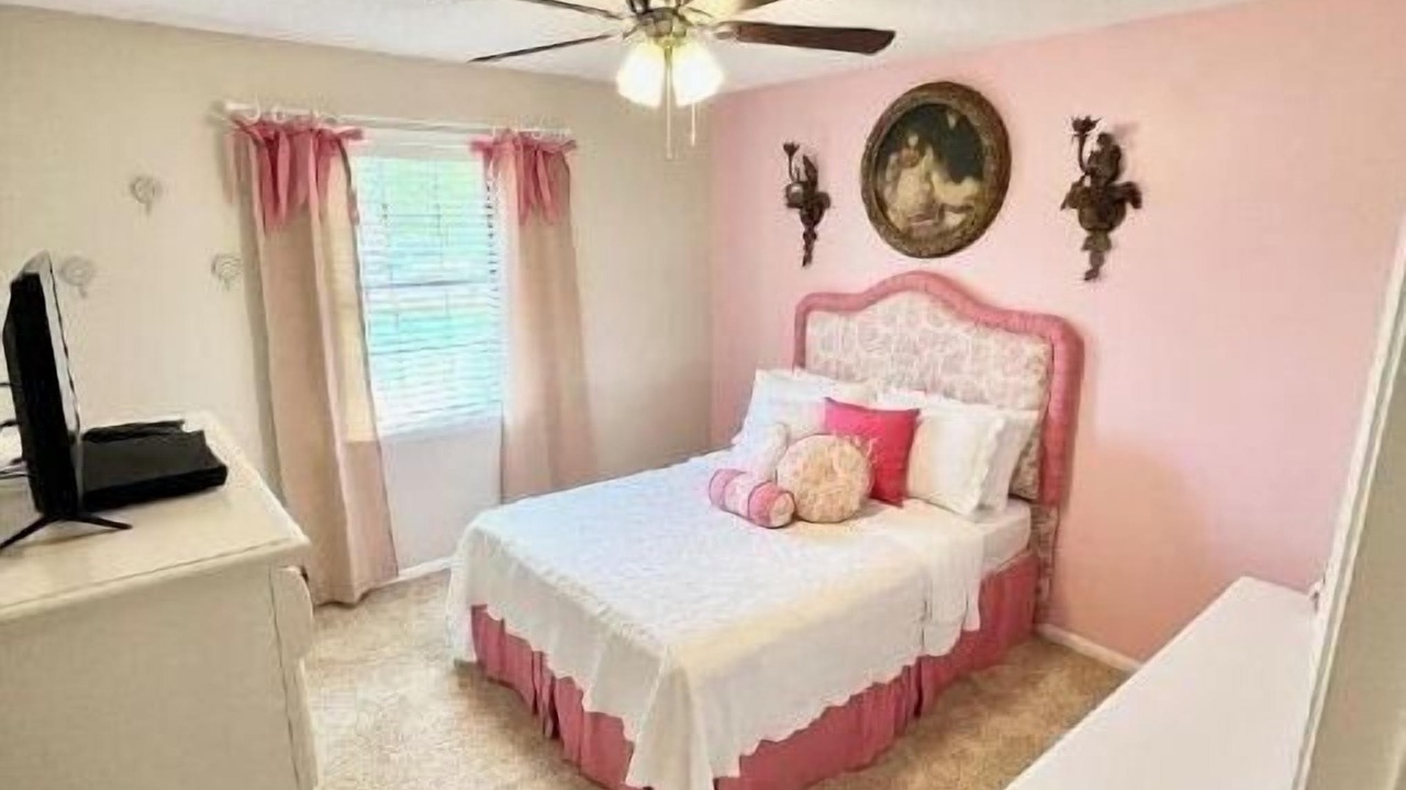 Photo of Bedroom in Valdosta