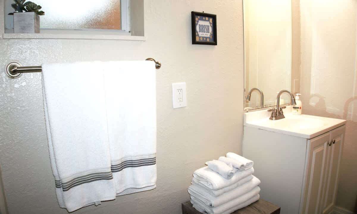 Photo of Bathroom in Lakeshore South