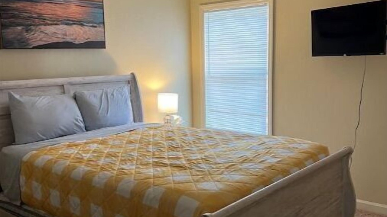 Photo of Bedroom in Valdosta