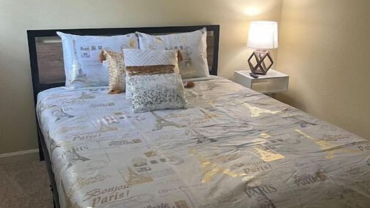Photo of Bedroom in Valdosta