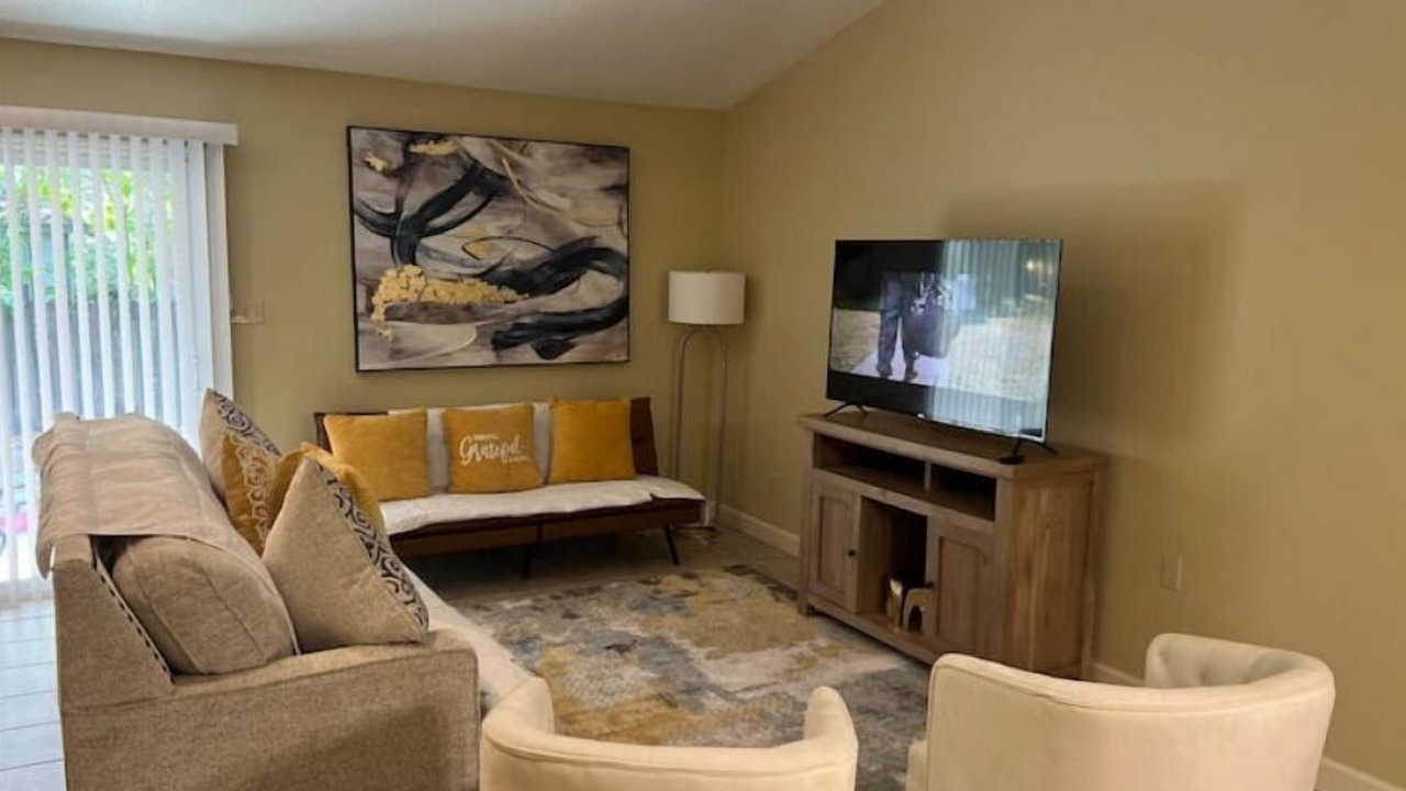Photo of Livingroom in Valdosta