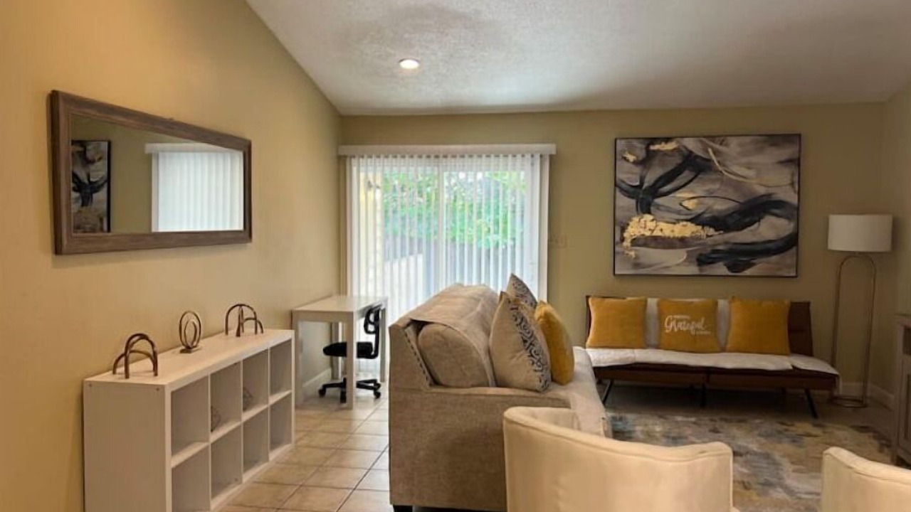 Photo of Livingroom in Valdosta
