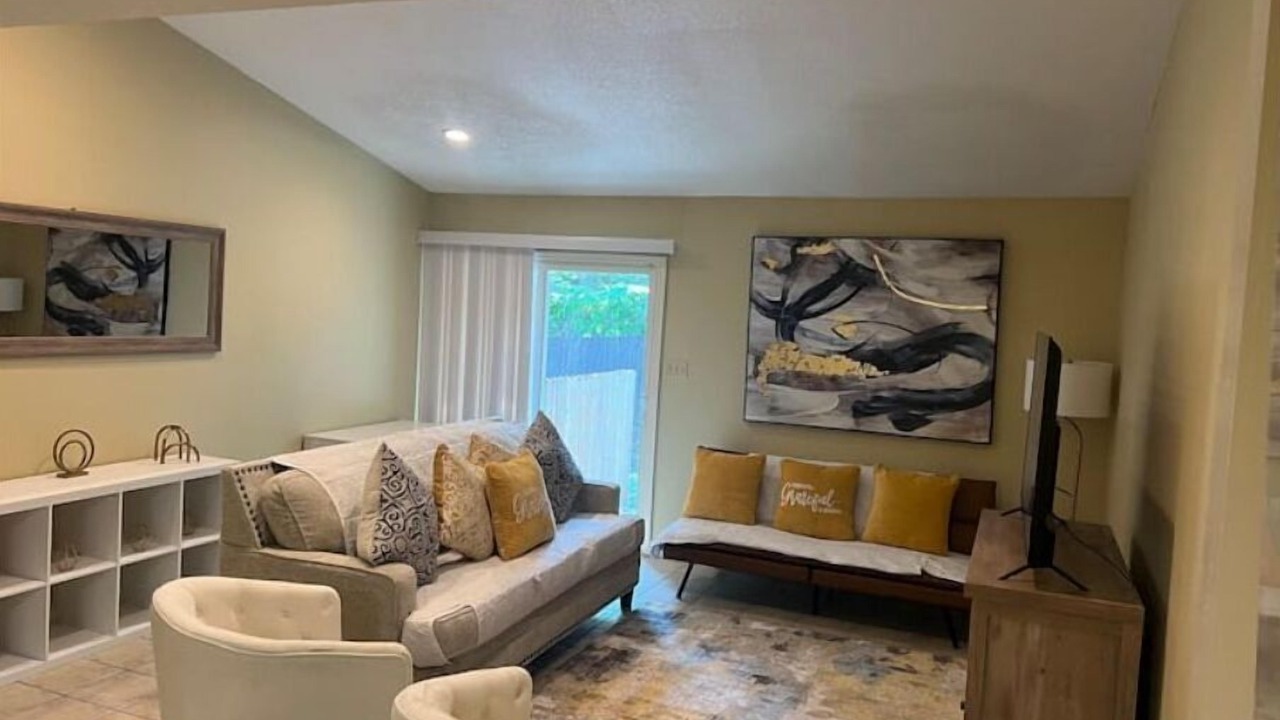 Photo of Livingroom in Valdosta